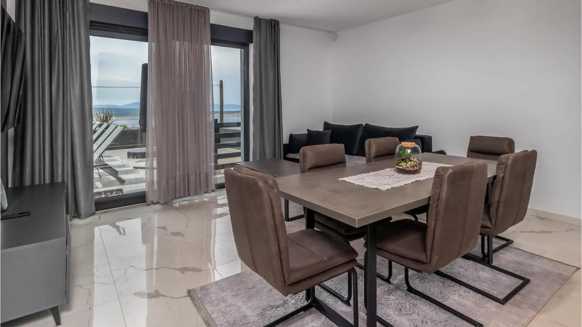 3 Bedroom Cozy Home In דראמליי 0*,  קרואטיה